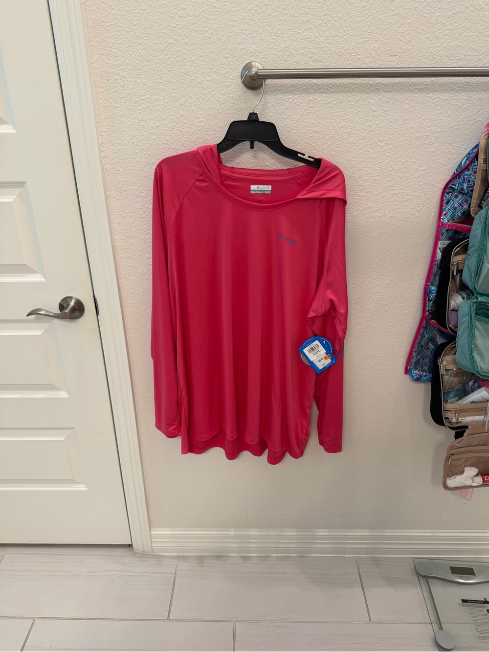 Columbia Women's Bright Pink Long-Sleeve Hooded Sun Shirt